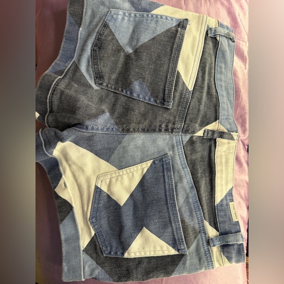 Almost Famous Size 7 Jean Shorts - Picture 2 of 2